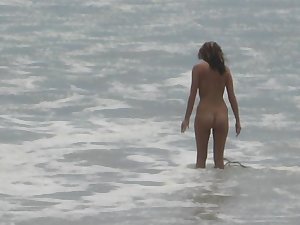 Wild sexy hottie spreads at a beach