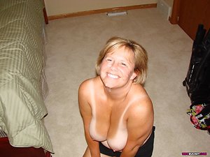 Blend of real MILF pics